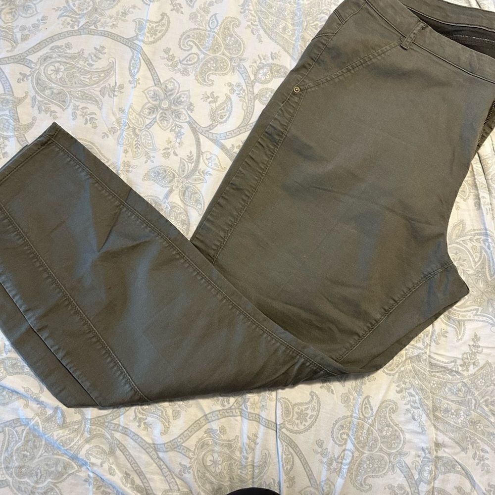 Roz & Ali Olive Capris